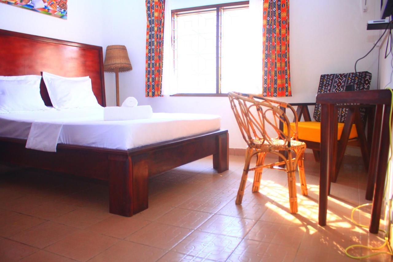 Hotel Fiiaa Yaoundé Esterno foto