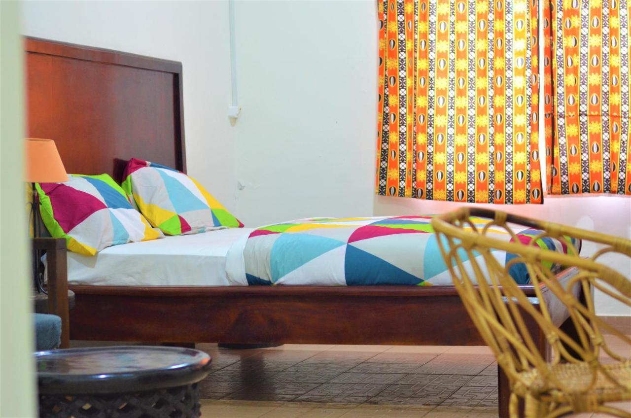 Hotel Fiiaa Yaoundé Esterno foto
