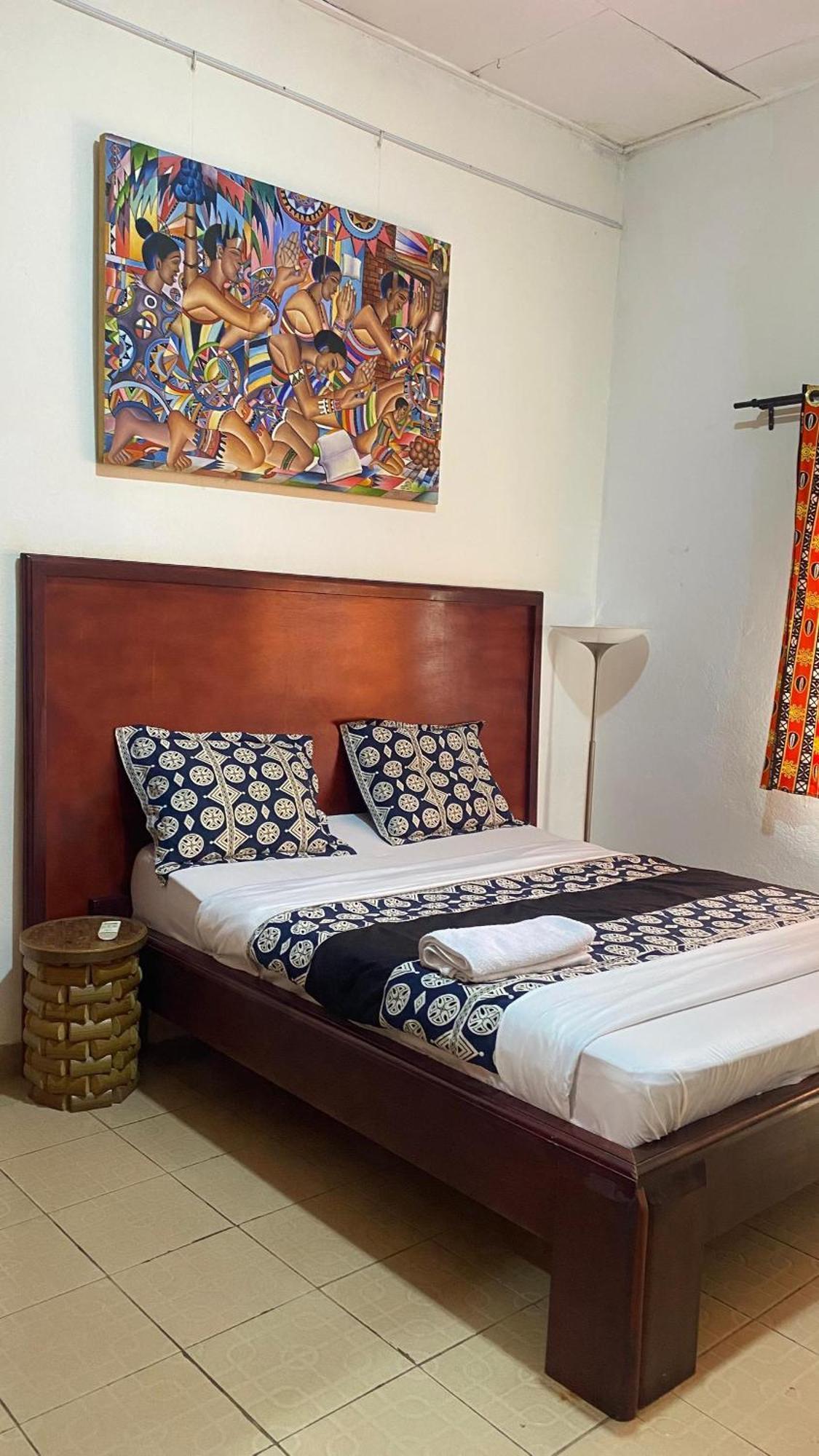 Hotel Fiiaa Yaoundé Esterno foto