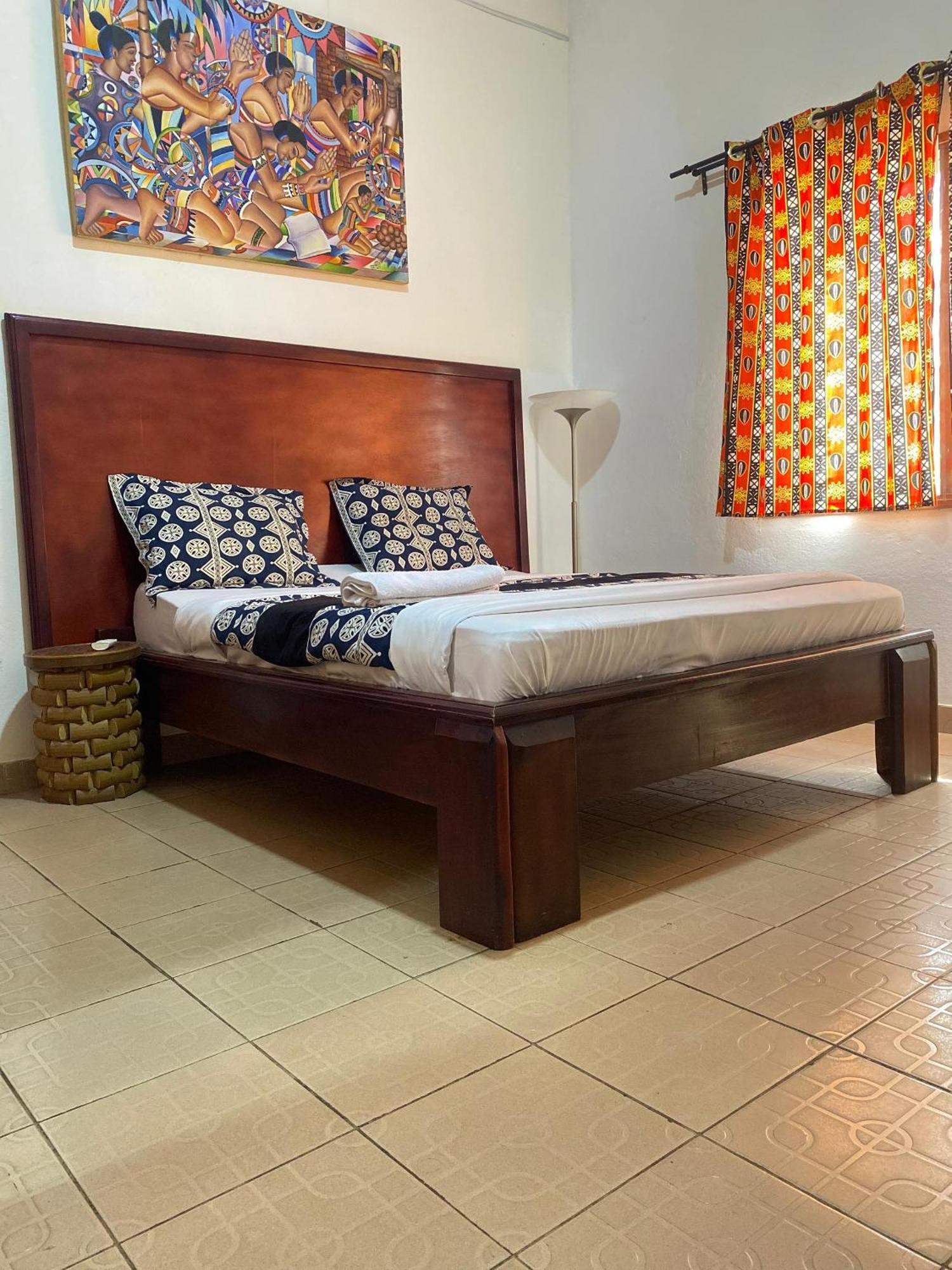 Hotel Fiiaa Yaoundé Esterno foto